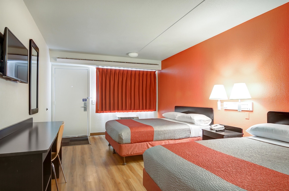 Standard Room, 2 Queen Beds, Accessible, Non Smoking - Photo 2