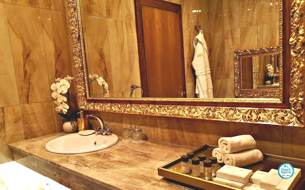 Executive Studio Suite - Photo 7