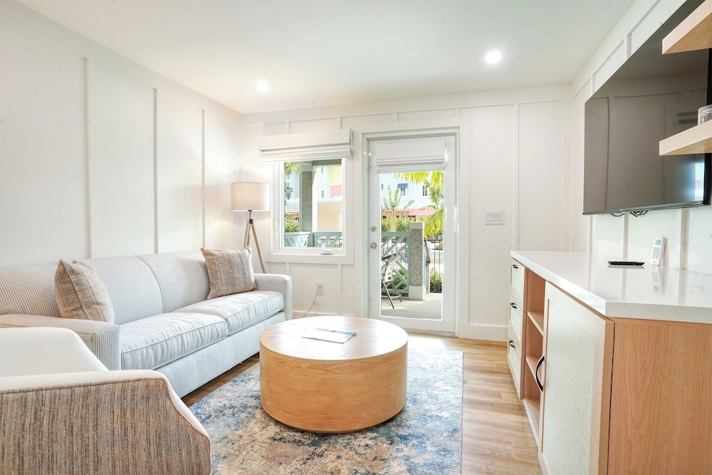 Offshore King, 1 Bedroom Studio (Family friendly, Not Pet Friendly) - Photo 1