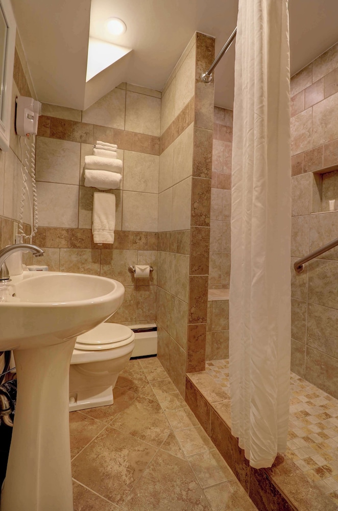 Family Suite - Photo 5