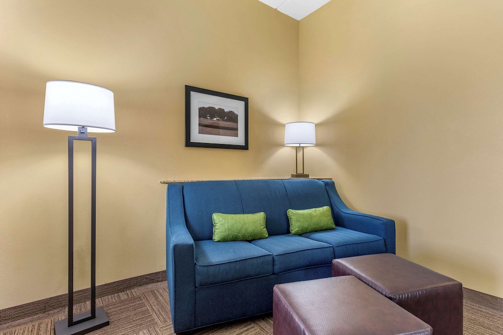 Standard Suite, 1 King Bed with Sofa bed, Non Smoking - Photo 2