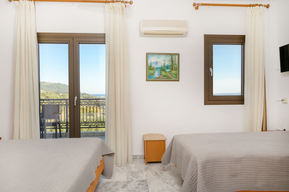 Quadruple Room, Sea View