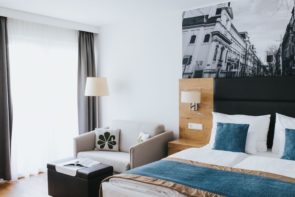 Deluxe Apartment, Balcony, Garden View