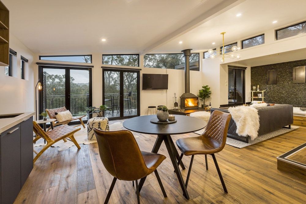 Luxury Villa, 1 Bedroom, Fireplace (4 Villa Single Night) photo 3