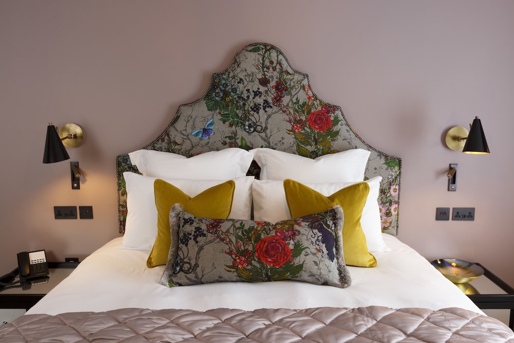 Feature Room Deluxe