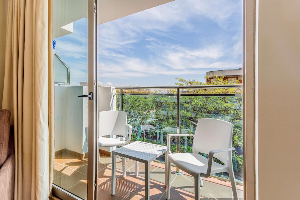 Double Room (1 Adult) - Photo 12