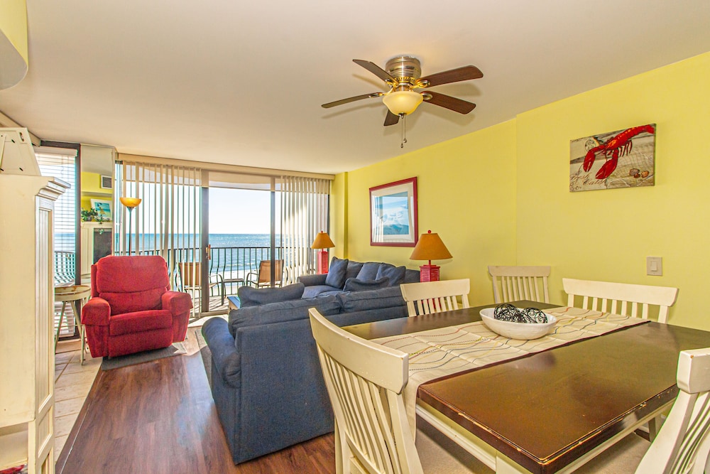 Family Condo, 3 Bedrooms, Beach View, Oceanfront
