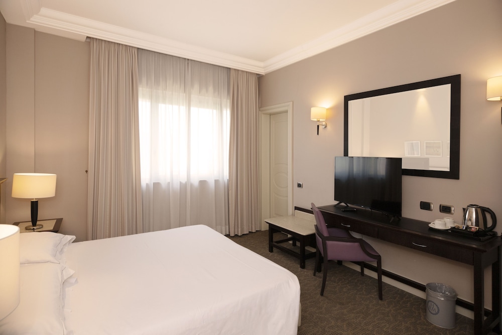 Double or Twin Room - Photo 1