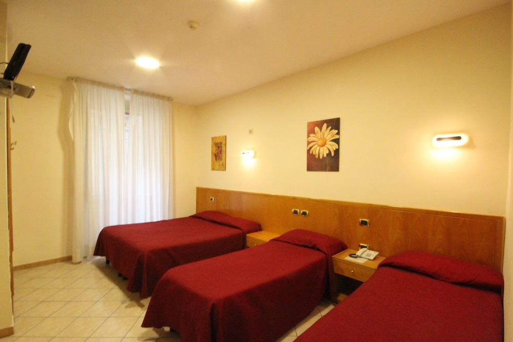Standard Quadruple Room - Photo 2