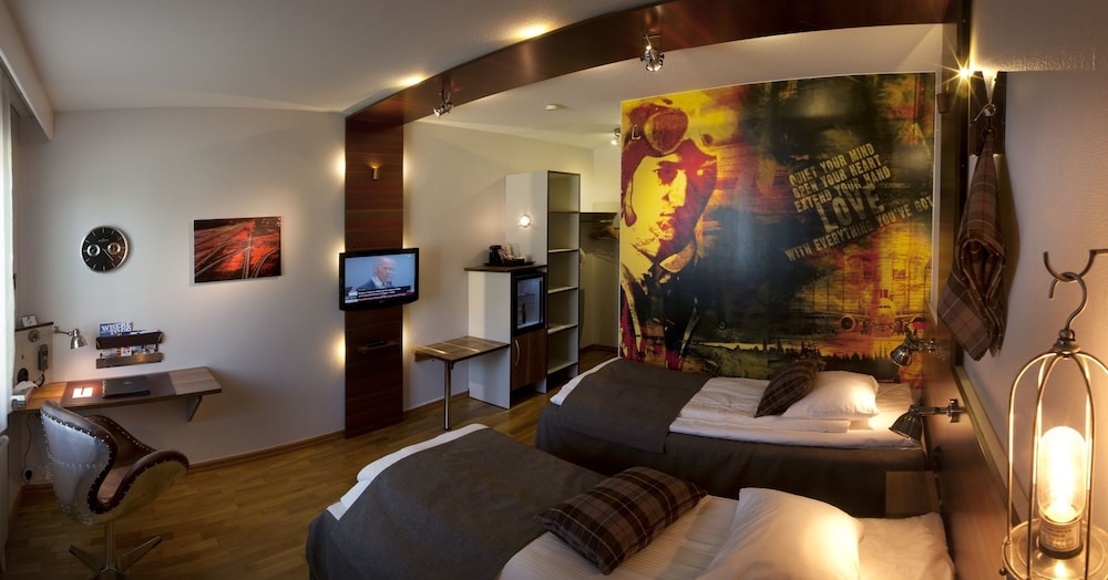 Standard Room, 2 Twin Beds, Non Smoking, Lake View photo 2