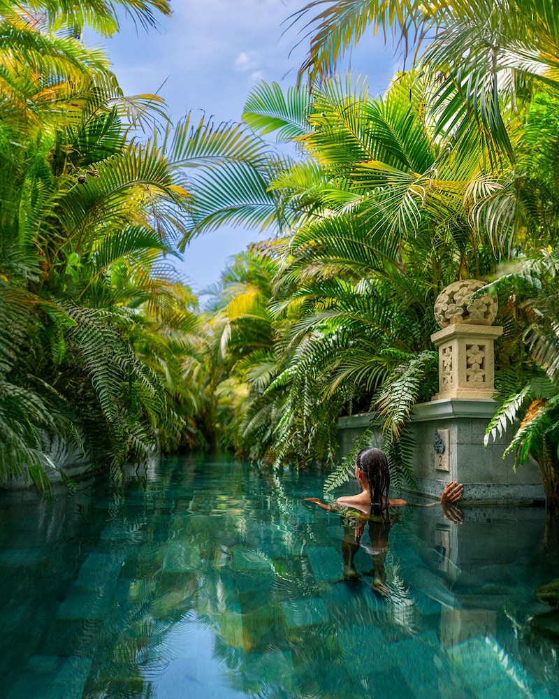 1 bedroom River Villa (private pool - swim up to the river)
