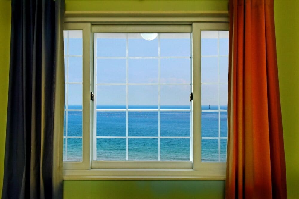 Room, Ocean View (Manhattan) photo 2
