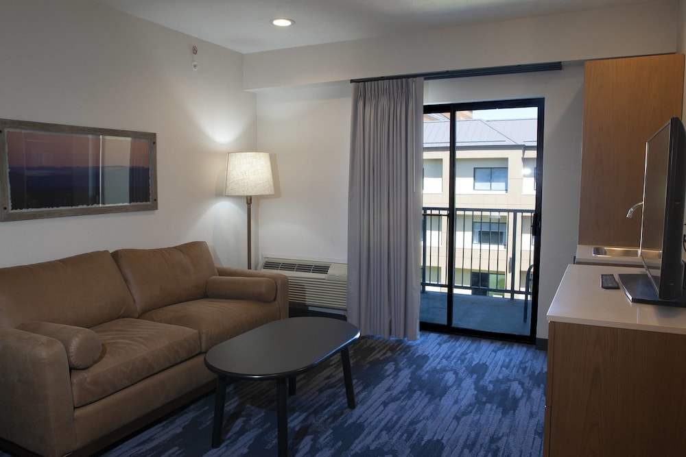 Suite, Multiple Beds - Photo 2