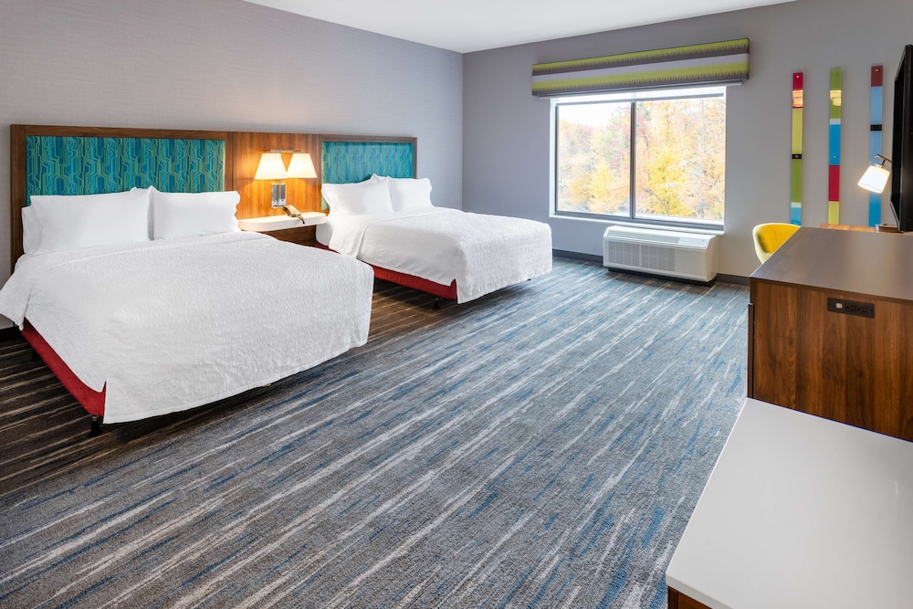 Room, 2 Queen Beds, Accessible, Bathtub - Photo 3