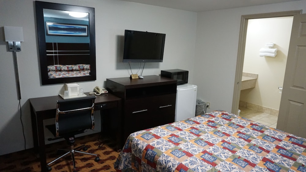 Room, 1 Queen Bed photo 2