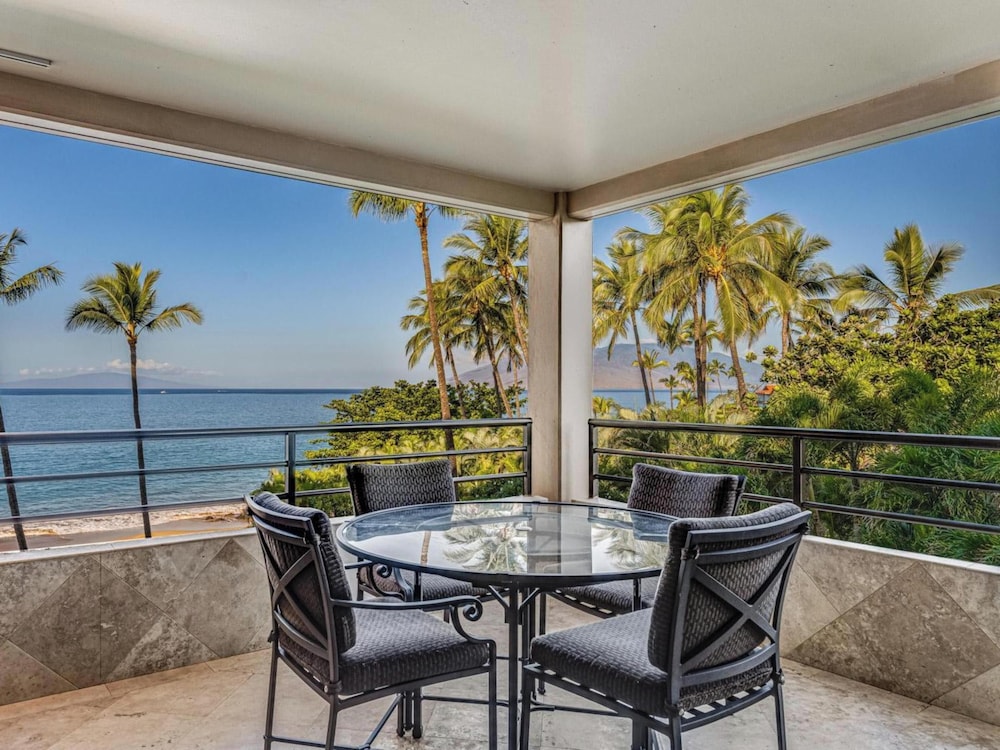 Condo, 2 Bedrooms, Oceanfront (408) photo 2