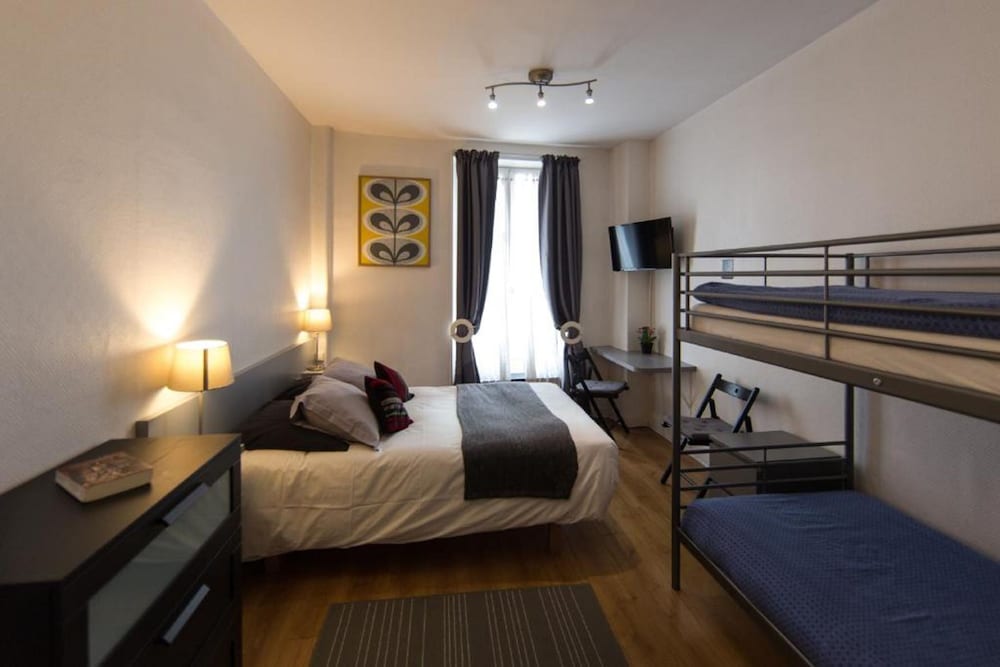 Triple Room, Ensuite photo 3