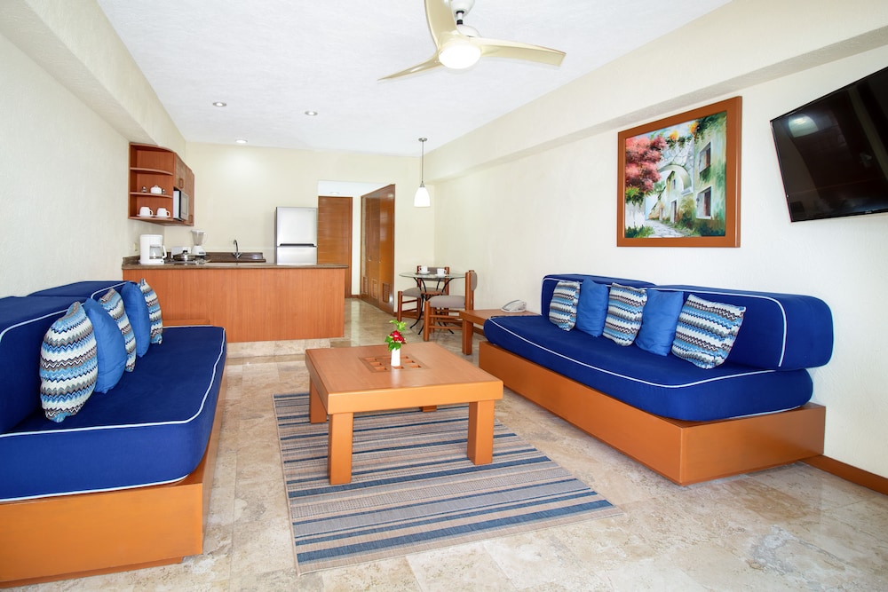 One Bedroom Suite - Photo 6