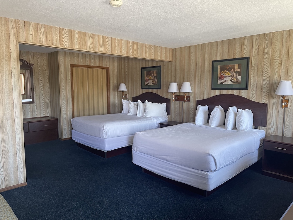 Deluxe Room, 2 Queen Beds photo 1