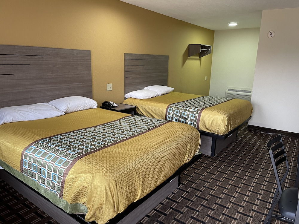 Room, 2 Double Beds, Non Smoking - Photo 2
