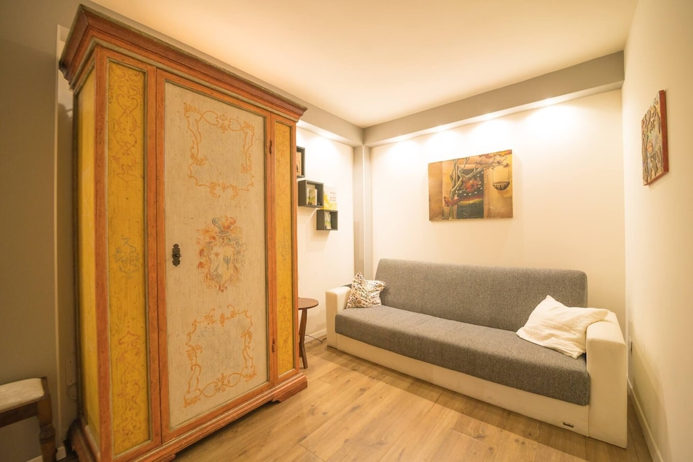 House, 2 Bedrooms