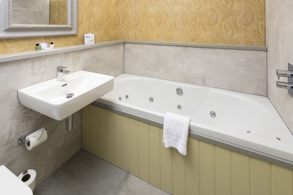 Beech Suite - Photo 15