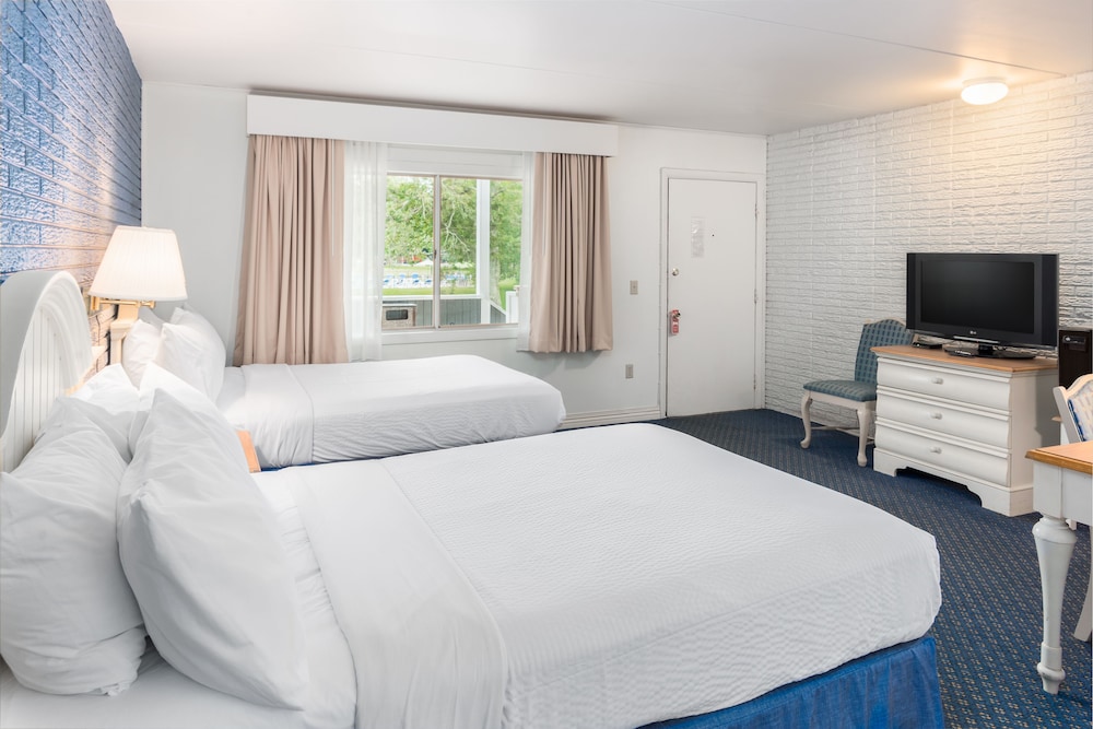 Room, 2 Double Beds photo 3