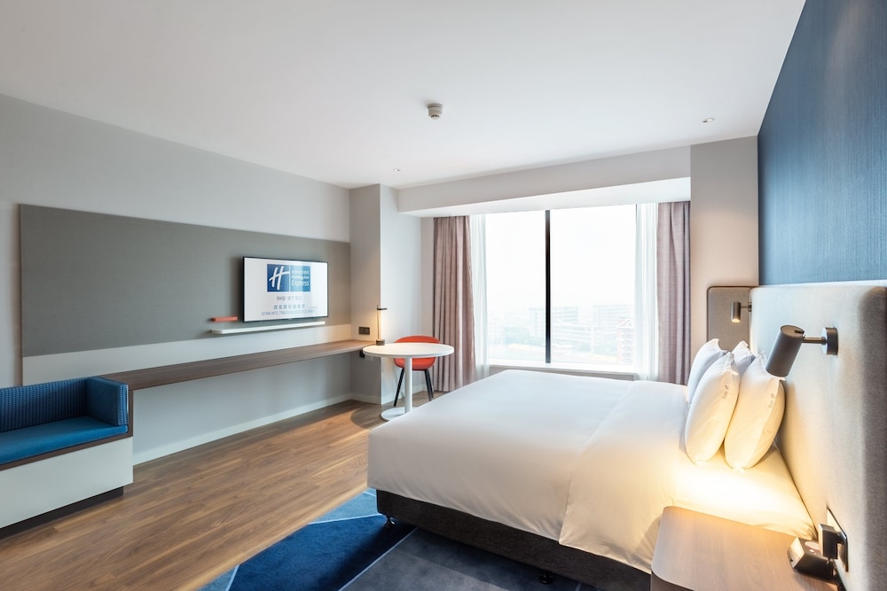 Standard Room, 1 King Bed