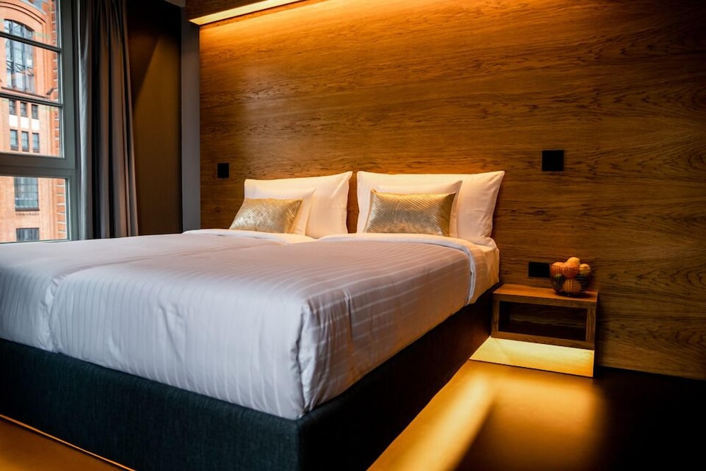 Standard Suite thumbnail 5