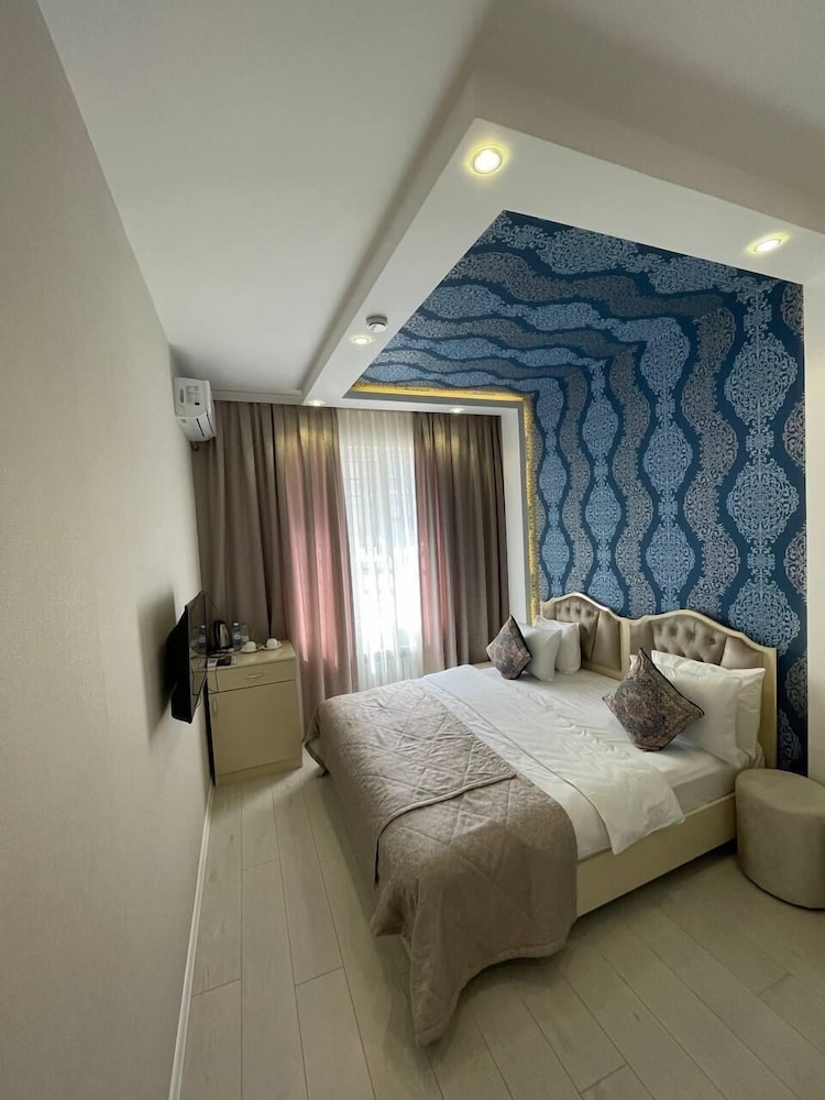Standard Double or Twin Room - Photo 14