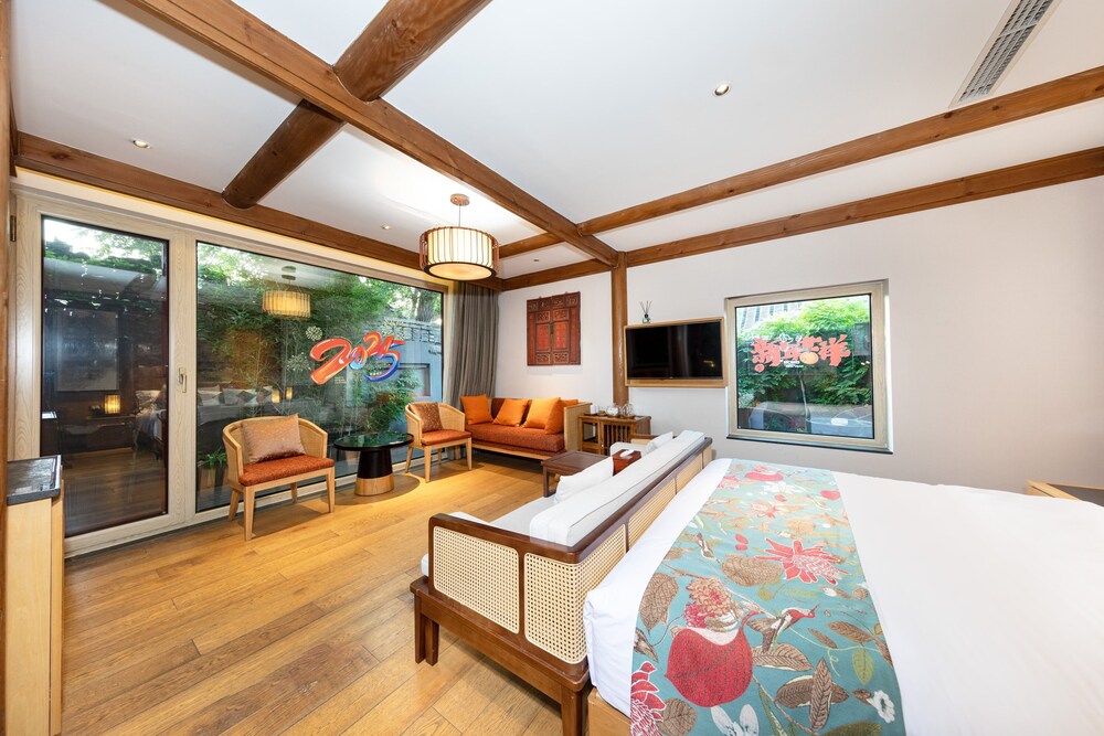 Deluxe Triple Room, Garden View