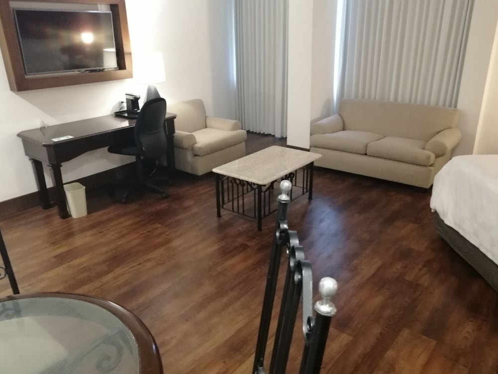 Suite, 1 Queen Bed (Juarez Ave View) - Photo 6