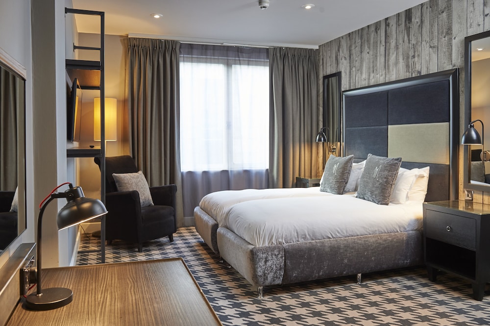 Standard Twin Room - Photo 1