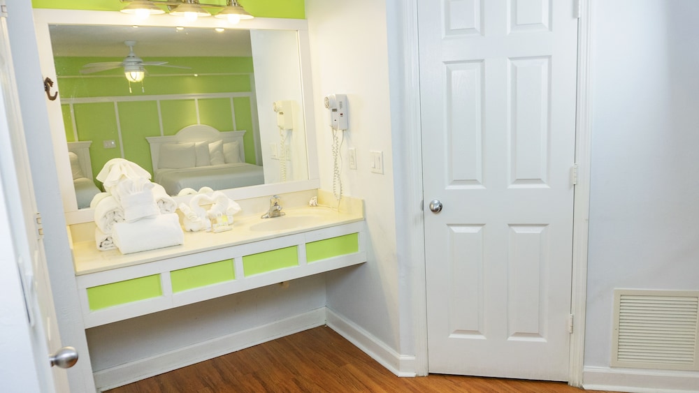 Deluxe Suite, 1 Bedroom - Photo 3