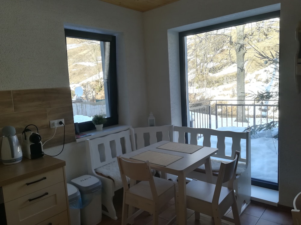 Deluxe Room, 1 Queen Bed, Ground Floor photo 3