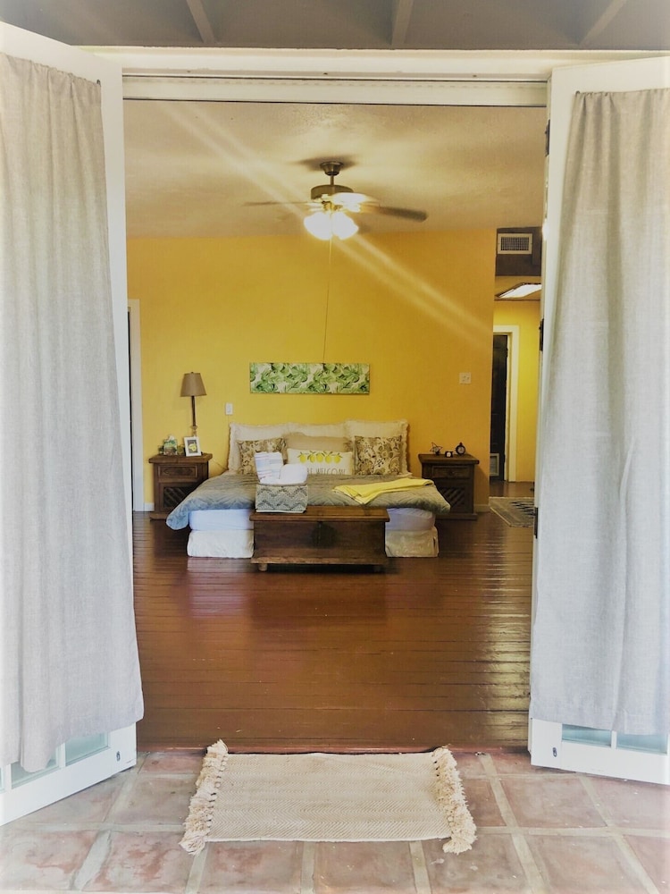 Superior Room, 1 King Bed with Sofa bed, Balcony, Courtyard View photo 3