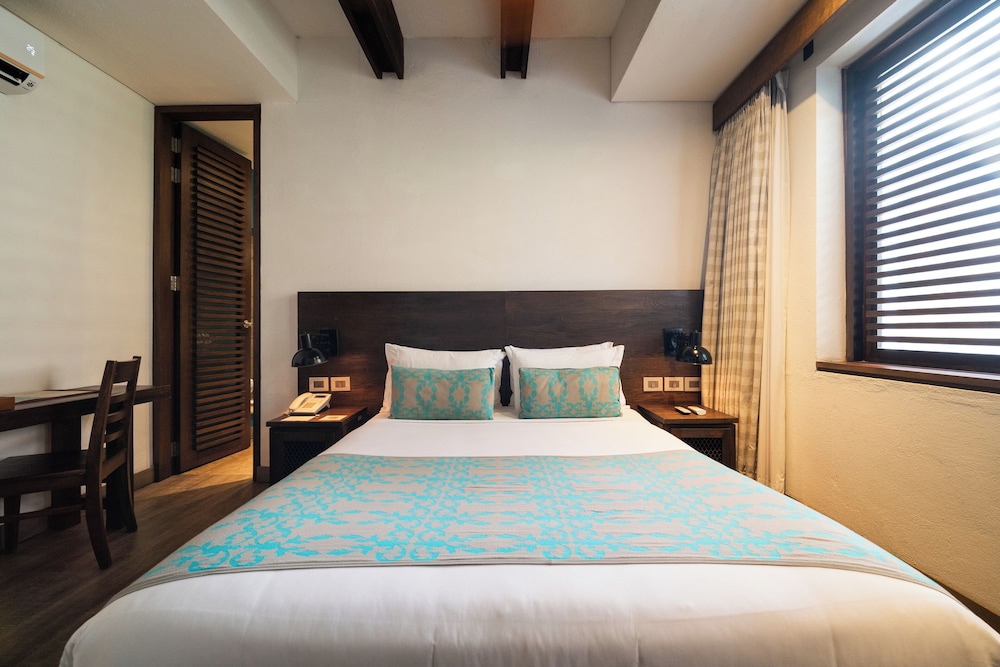 Superior Room, 1 Queen Bed photo 2