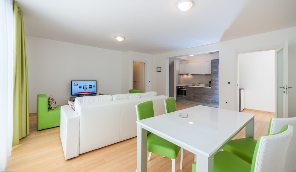 Standard Apartment, 2 Bedrooms, Terrace photo 2