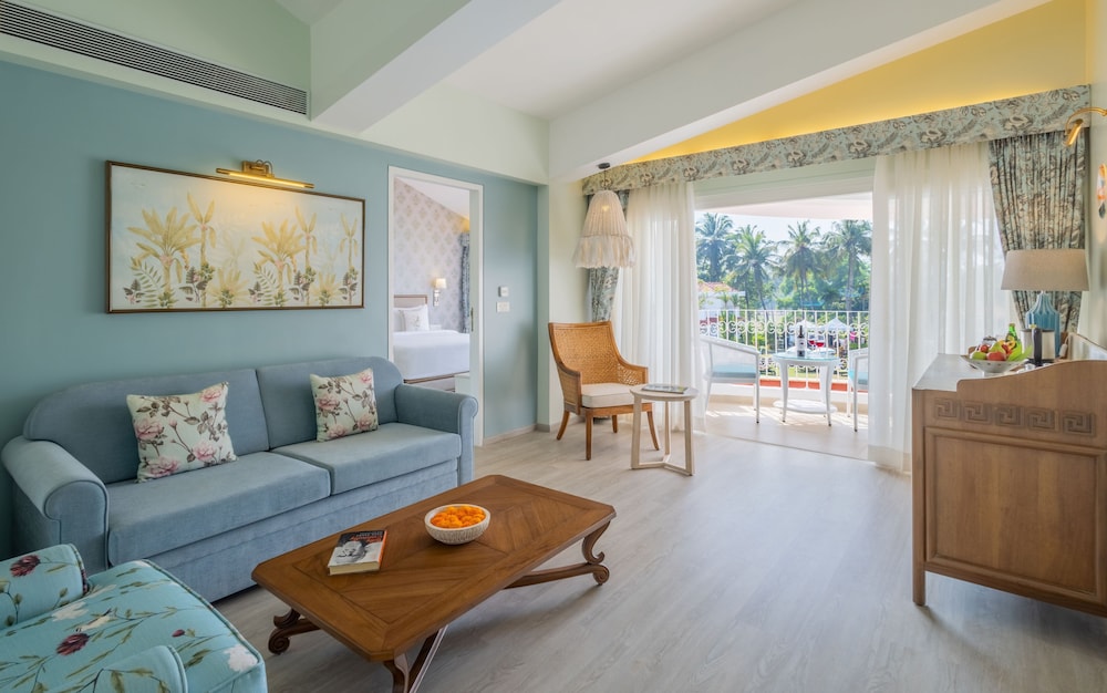 Suite With Complimentary In-House Entertainment & 15% Off On FnB,Spa & Laundry
