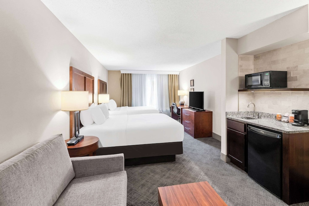 Suite, 2 Queen Beds, Non Smoking (Upgrade) - Photo 3