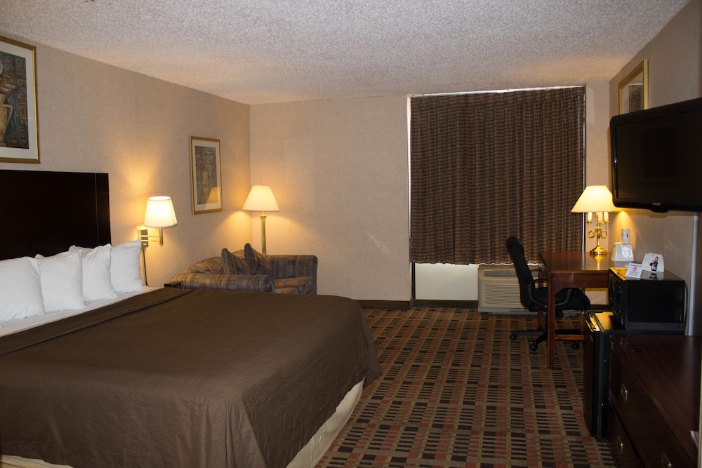 Room, 1 Queen Bed, Accessible, Non Smoking (Tub with Grab Bars) - Photo 1