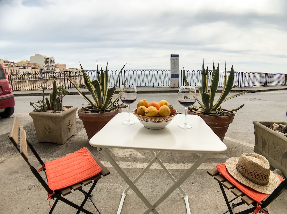 Apartment, 1 Bedroom, Beach View photo 2