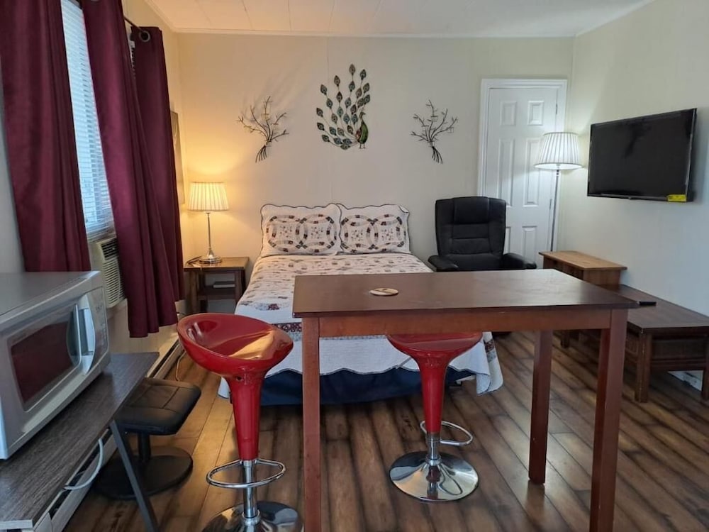Family Room photo 1