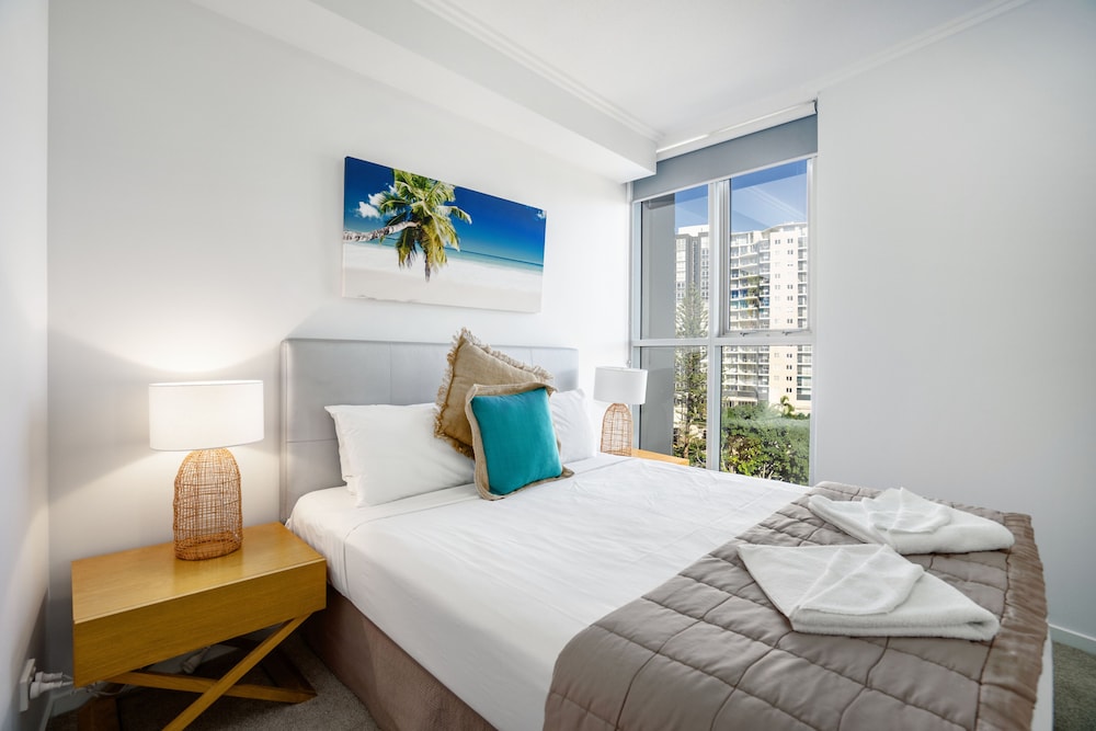 Apartment, 3 Bedrooms, Beach View - Photo 4