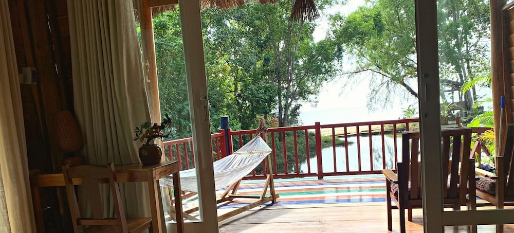 House, River View photo 3