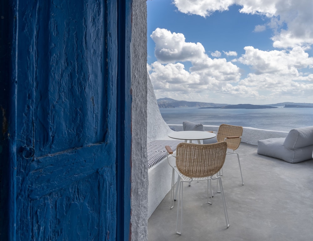 Azure Suite with Caldera View photo 3