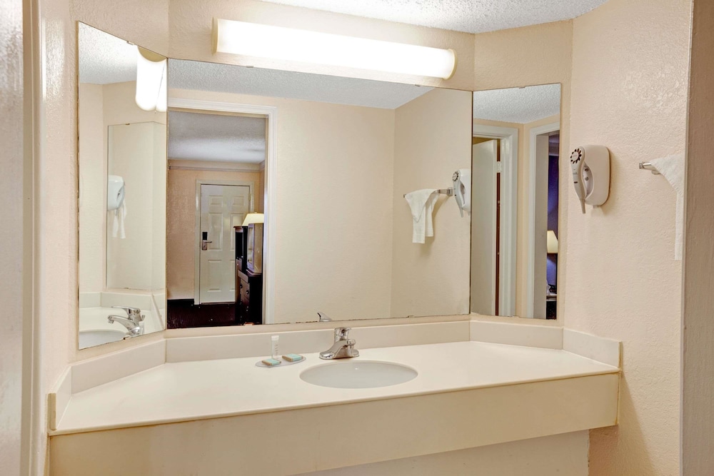 Double Room, 2 Double Beds - Photo 6