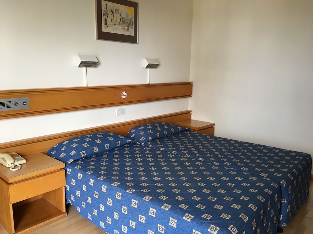 Standard Twin Room, Courtyard View photo 3