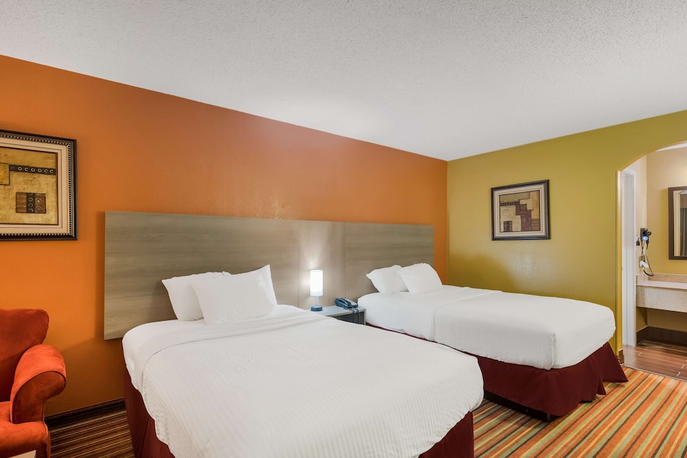 Standard Room, 2 Double Beds, Non Smoking, Refrigerator & Microwave - Photo 2