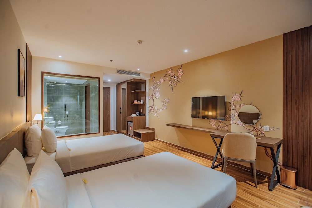 Grand Room, Pool View photo 2